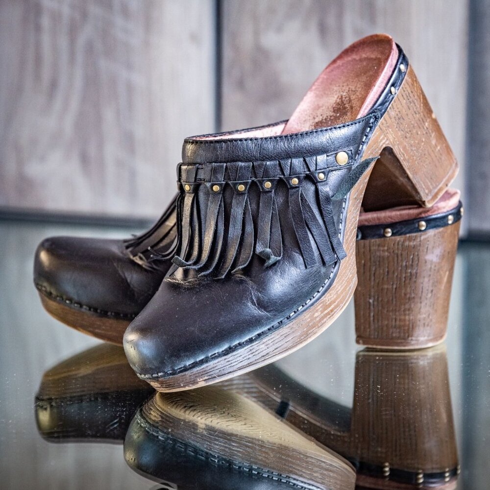 Vintage Y2K Style Dansko Fringe Leather Clogs Sz 41 Black Wood Look Boho Western